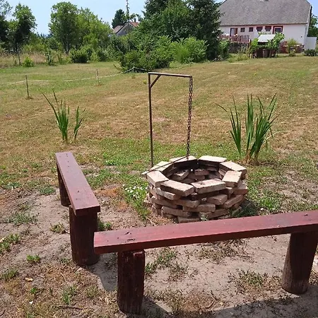 In - Balaton 19622 בית נופש *